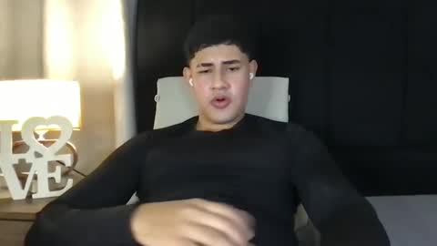 Javi    online show from 02-15-25, 01:21