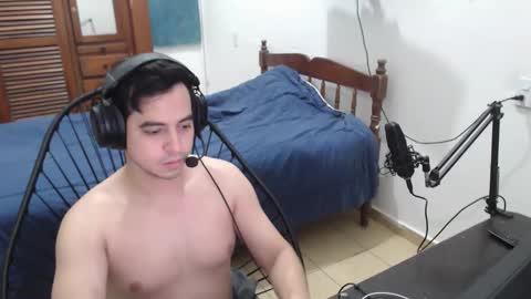 Snapshot of pablomingo chatting on 11-19-25, 07:30 pablomingo online show from 11-19-25, 07:30