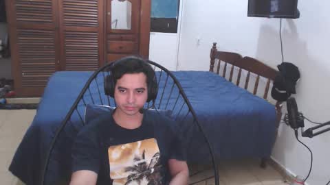 Snapshot of pablomingo chatting on 11-24-25, 11:21 pablomingo online show from 11-24-25, 11:21