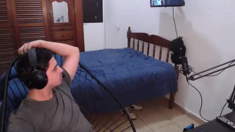 Snapshot of pablomingo chatting on 11-26-25, 09:21 pablomingo online show from 11-26-25, 09:21