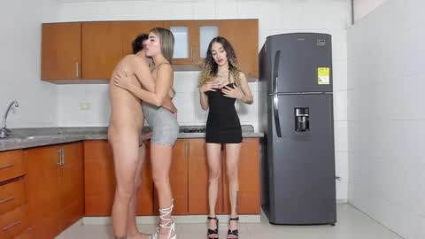 Hanna 19 years Eva 19 years new girl Tyga 19 years myke19 years old online show from 01-09-25, 08:11