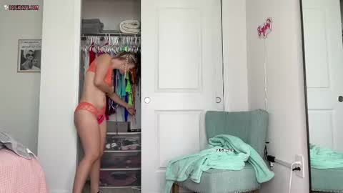 Snapshot of paigepawg chatting on 06-11-26, 02:04 PaigePawg online show from 06-11-26, 02:04