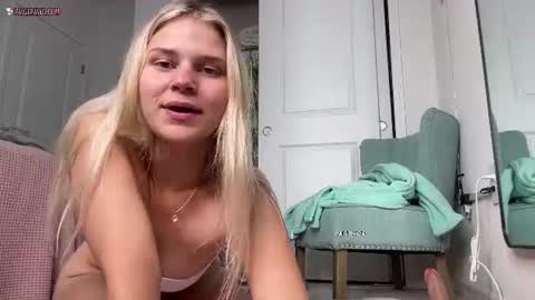 Snapshot of paigepawg chatting on 06-13-26, 02:15 PaigePawg online show from 06-13-26, 02:15