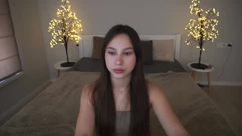 Paige online show from 09-19-25, 12:39