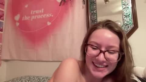 paisleysnowxo online show from 03-11-25, 05:38
