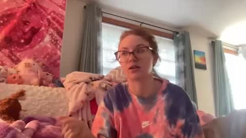 paisleysnowxo online show from 10-06-25, 06:49