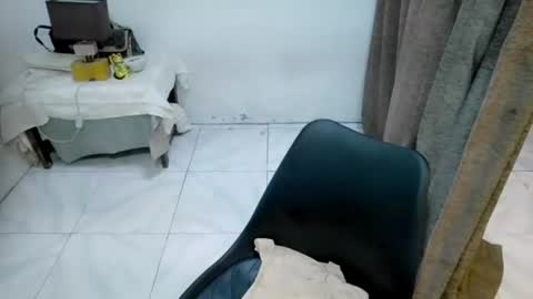 pakarat_karatxcx online show from 09-18-25, 03:03