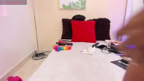 Snapshot of pameela_brown1 chatting on 02-25-25, 12:13 Pamela online show from 02-25-25, 12:13