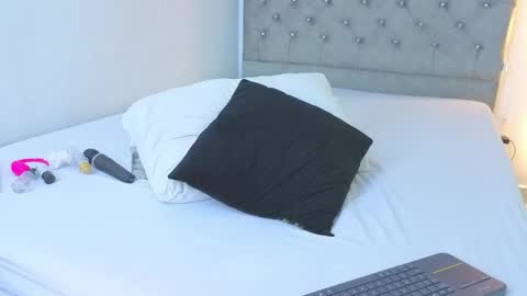 pamela23_ online show from 04-28-26, 01:16