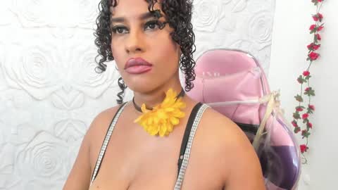 Snapshot of pamela_guzmaan_ chatting on 02-05-25, 05:20 PAMELA online show from 02-05-25, 05:20