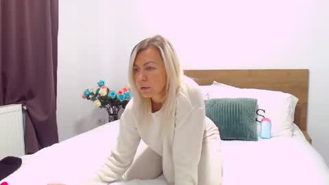 PAMEL ISSY online show from 01-12-25, 11:07