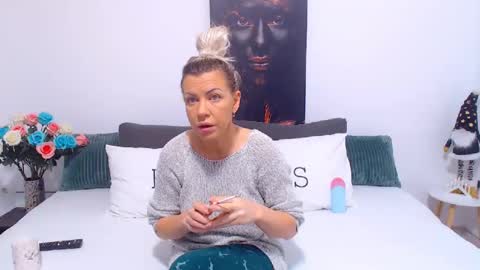 PAMEL ISSY online show from 02-02-25, 06:37