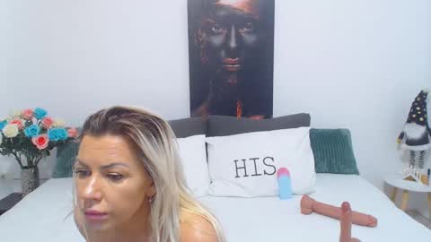 PAMEL ISSY online show from 02-02-25, 09:40