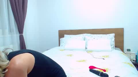 PAMEL ISSY online show from 03-23-26, 07:12