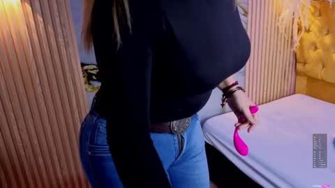 Snapshot of pamela_milf46 chatting on 06-02-26, 12:51 pamela_milf46 online show from 06-02-26, 12:51