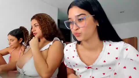 Snapshot of pamela_milleer chatting on 01-06-25, 06:14 pamela_milleer online show from 01-06-25, 06:14