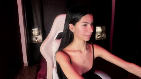 Snapshot of pamelaascott chatting on 05-06-26, 04:19 P A M online show from 05-06-26, 04:19
