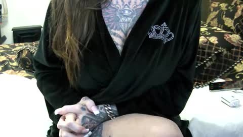 PAMELA GUNNS online show from 01-24-25, 06:56