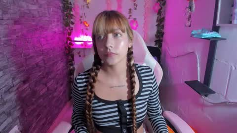 Snapshot of pamelajhonsom chatting on 10-21-25, 05:30 pamelajhonsom online show from 10-21-25, 05:30