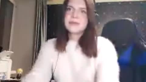 Snapshot of pamelamcmeen chatting on 10-06-25, 01:08 Pamela online show from 10-06-25, 01:08