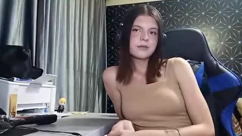 Snapshot of pamelamcmeen chatting on 10-08-25, 01:20 Pamela online show from 10-08-25, 01:20