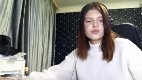 Snapshot of pamelamcmeen chatting on 10-10-25, 01:54 Pamela online show from 10-10-25, 01:54