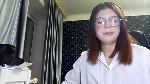 Snapshot of pamelamcmeen chatting on 10-11-25, 01:20 Pamela online show from 10-11-25, 01:20