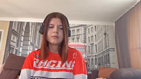 Snapshot of pamelamcmeen chatting on 10-17-25, 05:21 Pamela online show from 10-17-25, 05:21