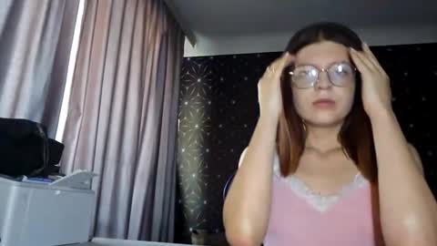 Snapshot of pamelamcmeen chatting on 10-21-25, 07:31 Pamela online show from 10-21-25, 07:31