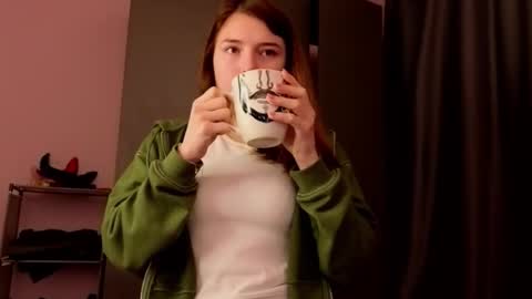 Snapshot of pamilarakestraw chatting on 10-19-25, 10:10 daniella online show from 10-19-25, 10:10