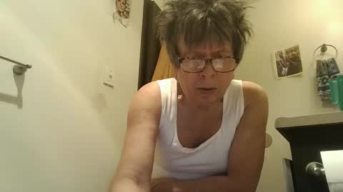 Snapshot of paminpantyhose chatting on 12-05-24, 05:50 paminpantyhose online show from 12-05-24, 05:50