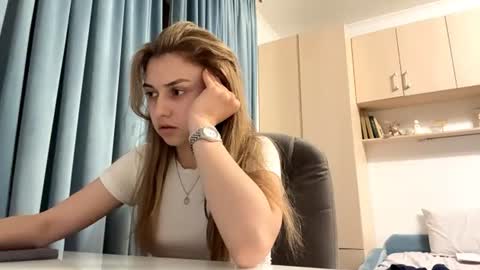 Lia online show from 07-23-26, 07:45