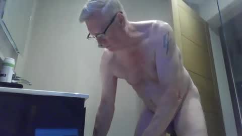 panda320 online show from 05-15-26, 07:43