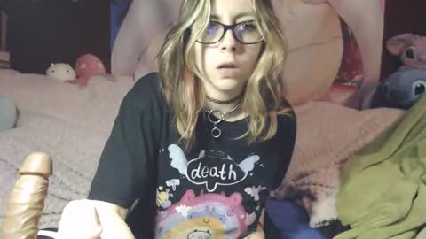 Snapshot of pandora_allsorts chatting on 12-17-25, 04:46 pandora-allsorts online show from 12-17-25, 04:46