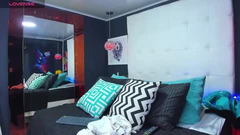 Snapshot of pandora_rey2 chatting on 12-30-24, 07:00 ---Pandora--- online show from 12-30-24, 07:00