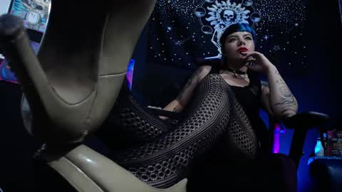 Snapshot of pandoragoddess chatting on 02-07-25, 08:20       online show from 02-07-25, 08:20