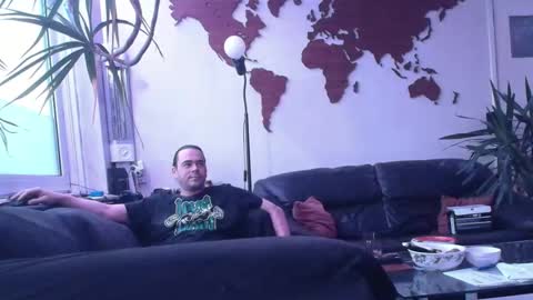 Snapshot of pannenkoekenkeizer chatting on 03-05-25, 05:39 Chris online show from 03-05-25, 05:39