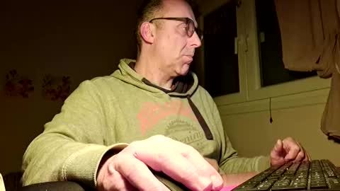 pansak1973 online show from 02-23-25, 05:29