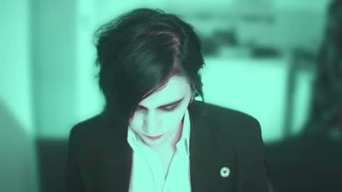 In bio online show from 04-11-26, 07:29