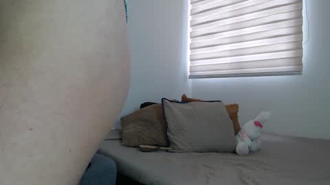 Snapshot of pantyhose_xxx_ chatting on 01-08-26, 04:09 pantyhose_xxx_ online show from 01-08-26, 04:09