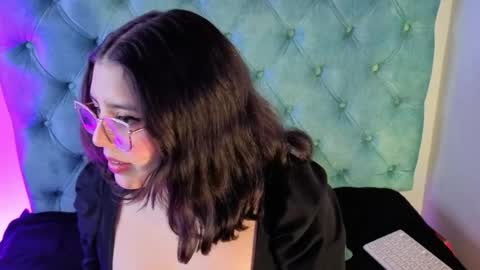 Paola Lyon online show from 04-22-26, 06:42