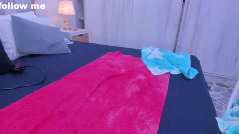 Paola  online show from 02-12-25, 07:35