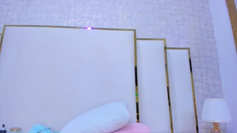 Paola  online show from 09-22-25, 11:45