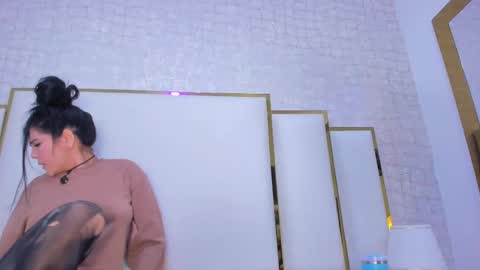 Paola  online show from 09-28-25, 11:04