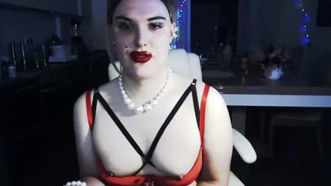 Snapshot of paoladoll chatting on 12-11-24, 03:13 Sarina Williams online show from 12-11-24, 03:13
