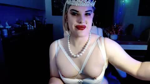 Snapshot of paoladoll chatting on 10-25-25, 06:21 Sarina Williams online show from 10-25-25, 06:21