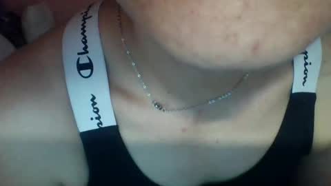 Snapshot of paolamz10 chatting on 04-11-26, 01:04 paolamz10 online show from 04-11-26, 01:04