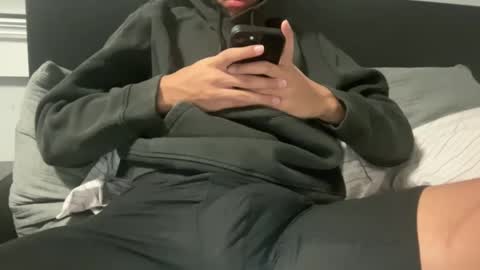 Snapshot of paolb305 chatting on 01-02-25, 02:43 El wolf online show from 01-02-25, 02:43