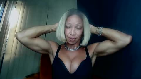 Snapshot of paolla_23cm chatting on 05-31-26, 06:31 PAOLLA 23CM online show from 05-31-26, 06:31