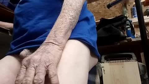 papajb70 online show from 02-19-25, 04:01